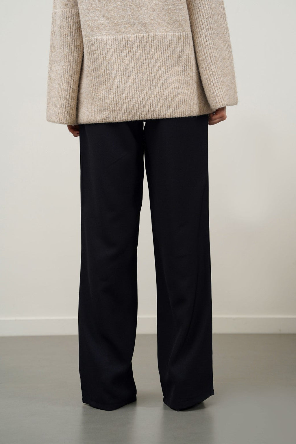 BLACK LONG FORMAL STRAIGHT TROUSERS