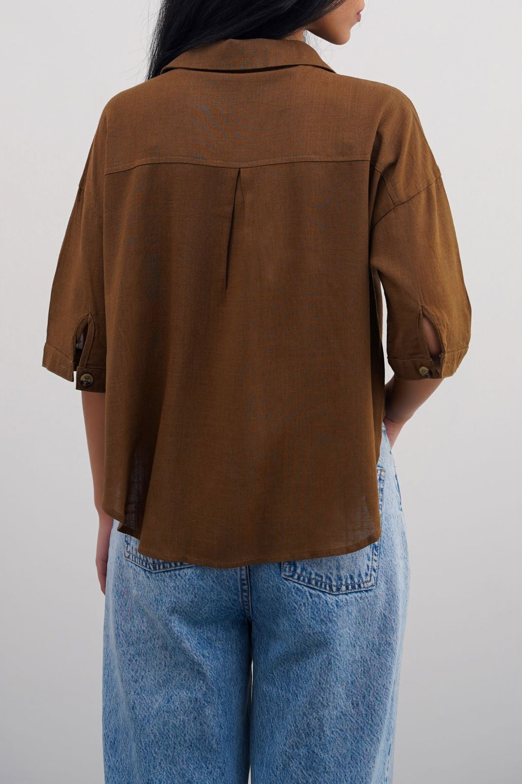 BROWN CROPPED BUTTON DOWN