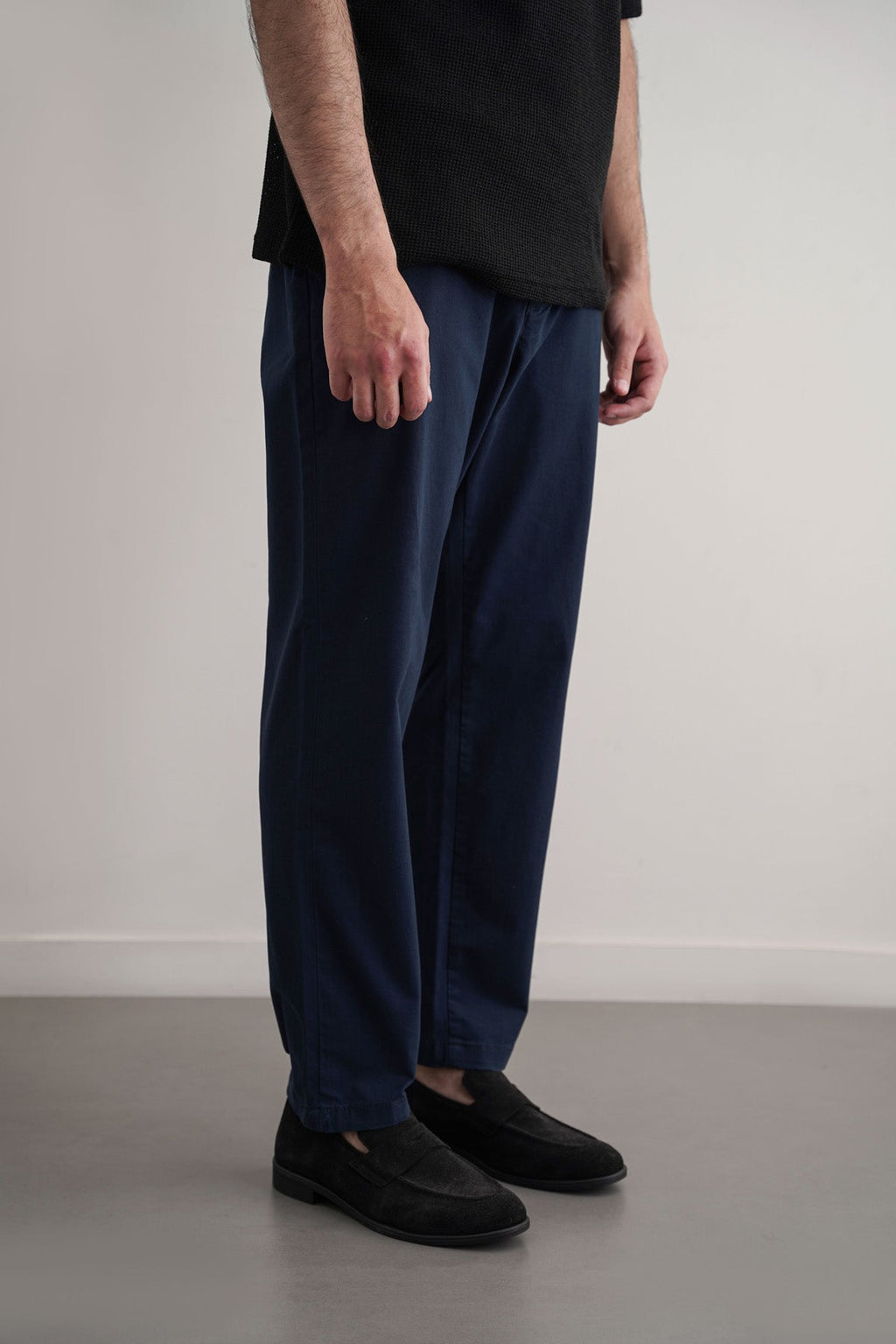 NAVY TAPERED CHINOS