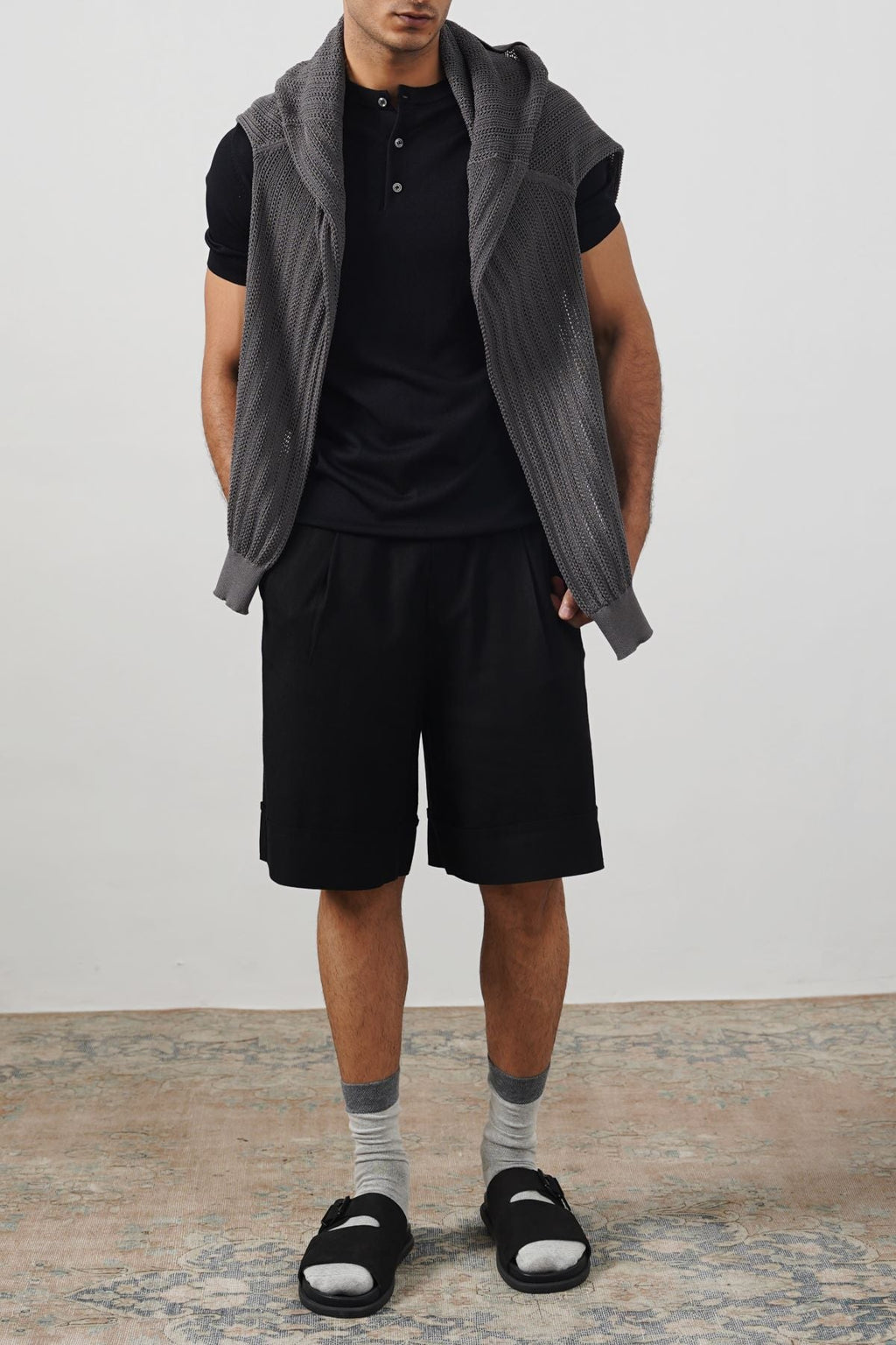 BLACK LINEN BLEND SHORTS