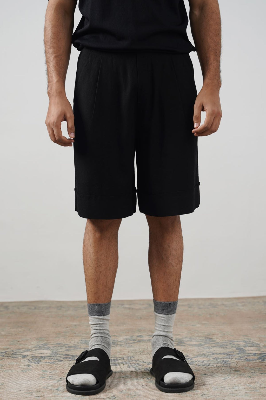 BLACK LINEN BLEND SHORTS