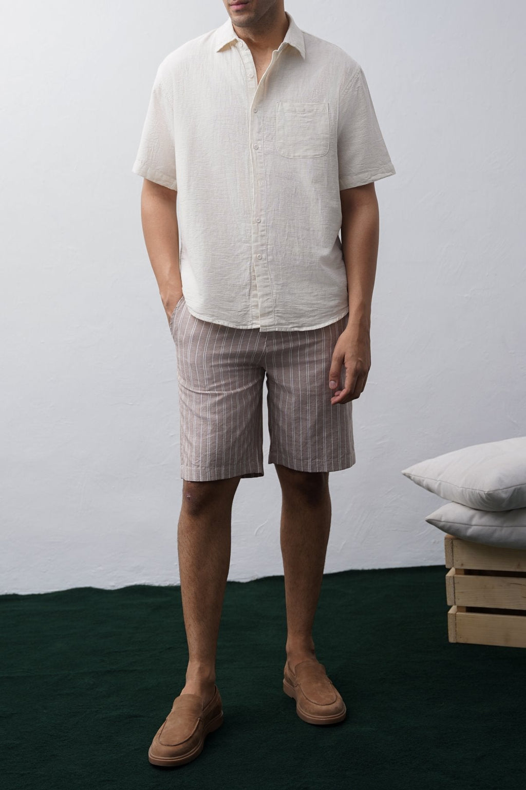 BEIGE STRIPED SHORTS WITH LINEN