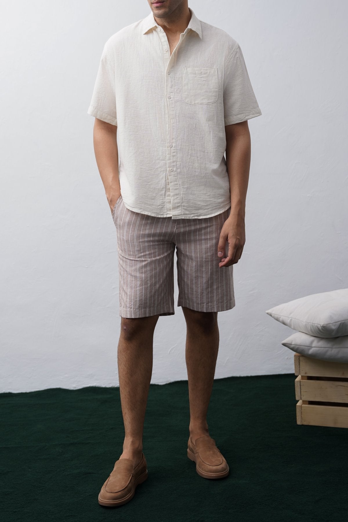BEIGE STRIPED SHORTS WITH LINEN