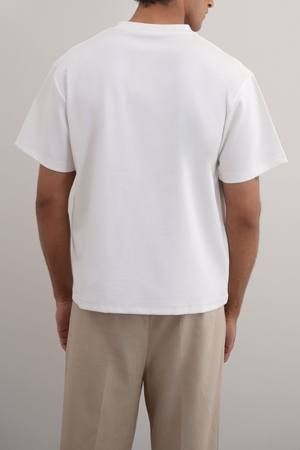 WHITE TEXTURED KNITTED CREW