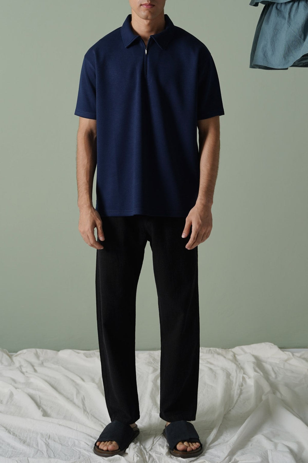 NAVY ZIPPER POLO