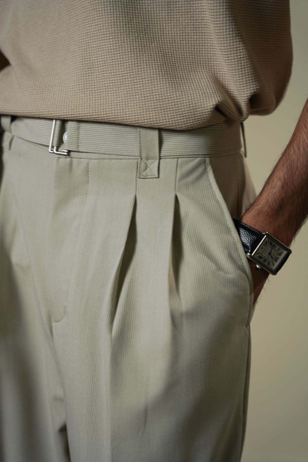 BEIGE SIGNATURE BELTED PANTS