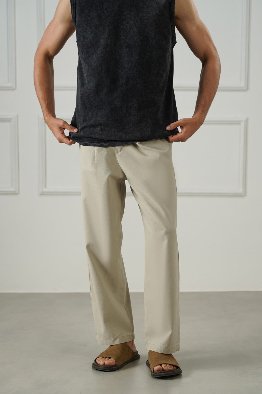 BEIGE EASY PLEATED PANTS