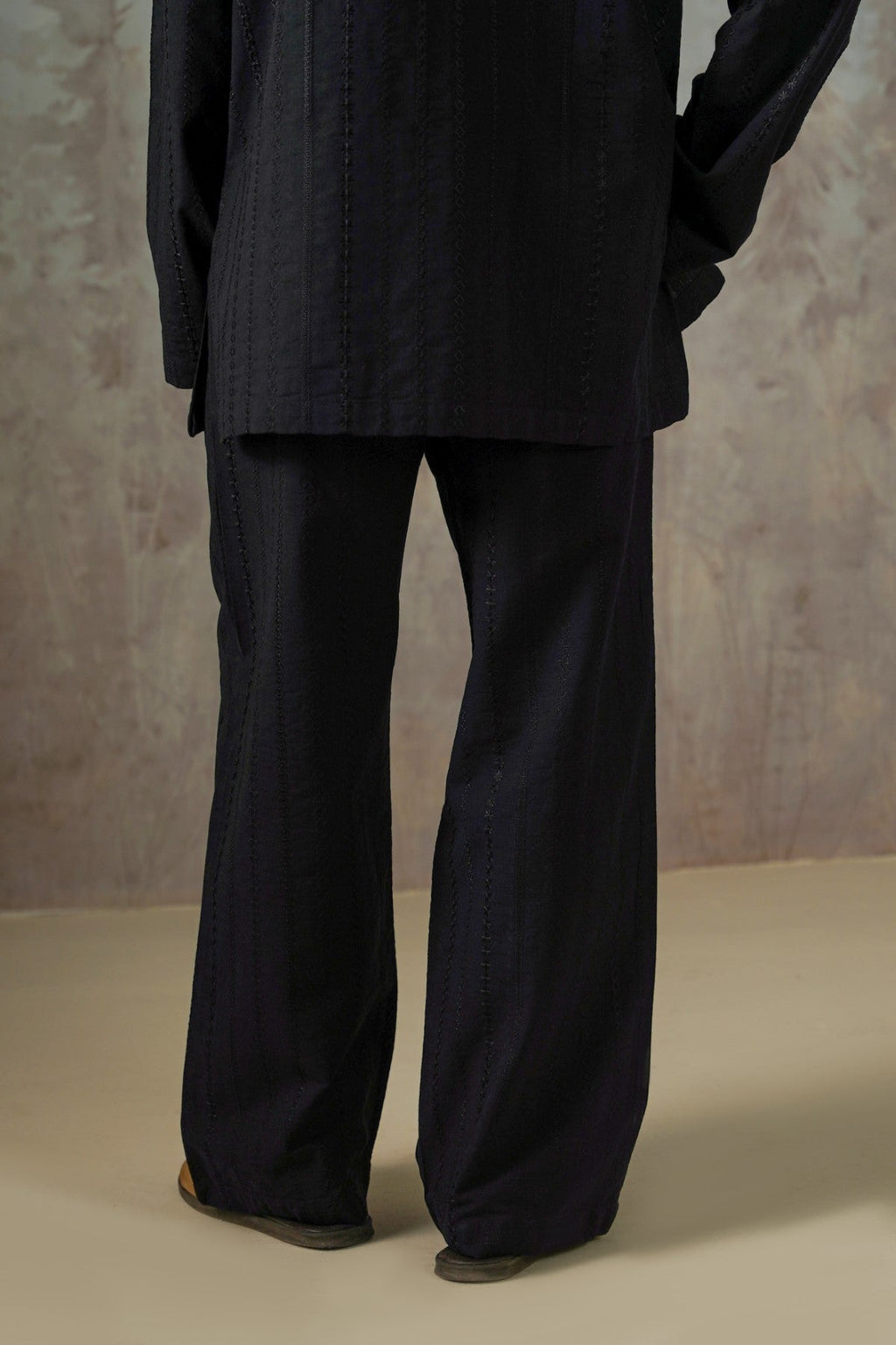 BLACK EMBROIDERED STRAIGHT PANTS