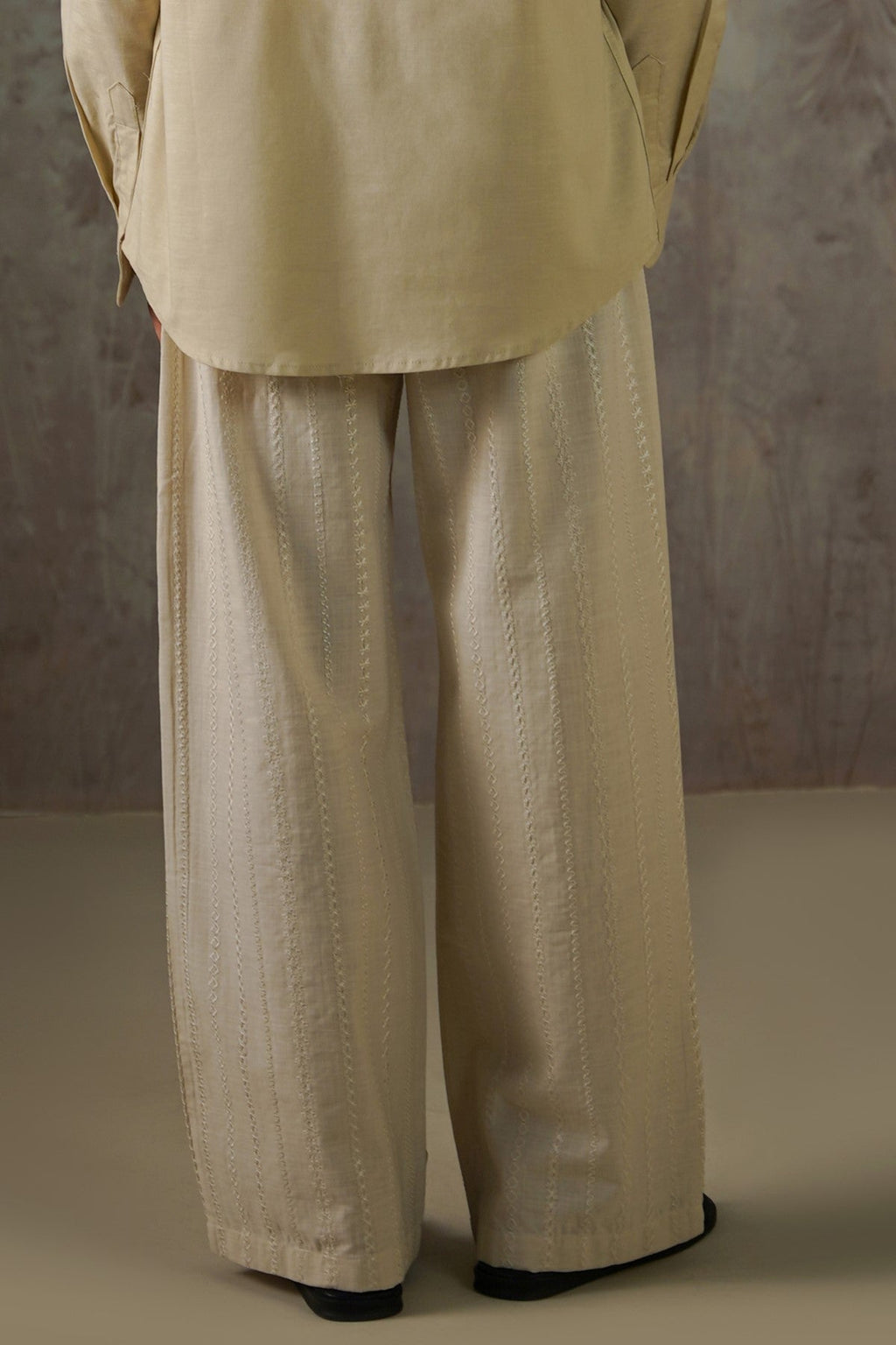 ECRU EMBROIDERED STRAIGHT PANTS