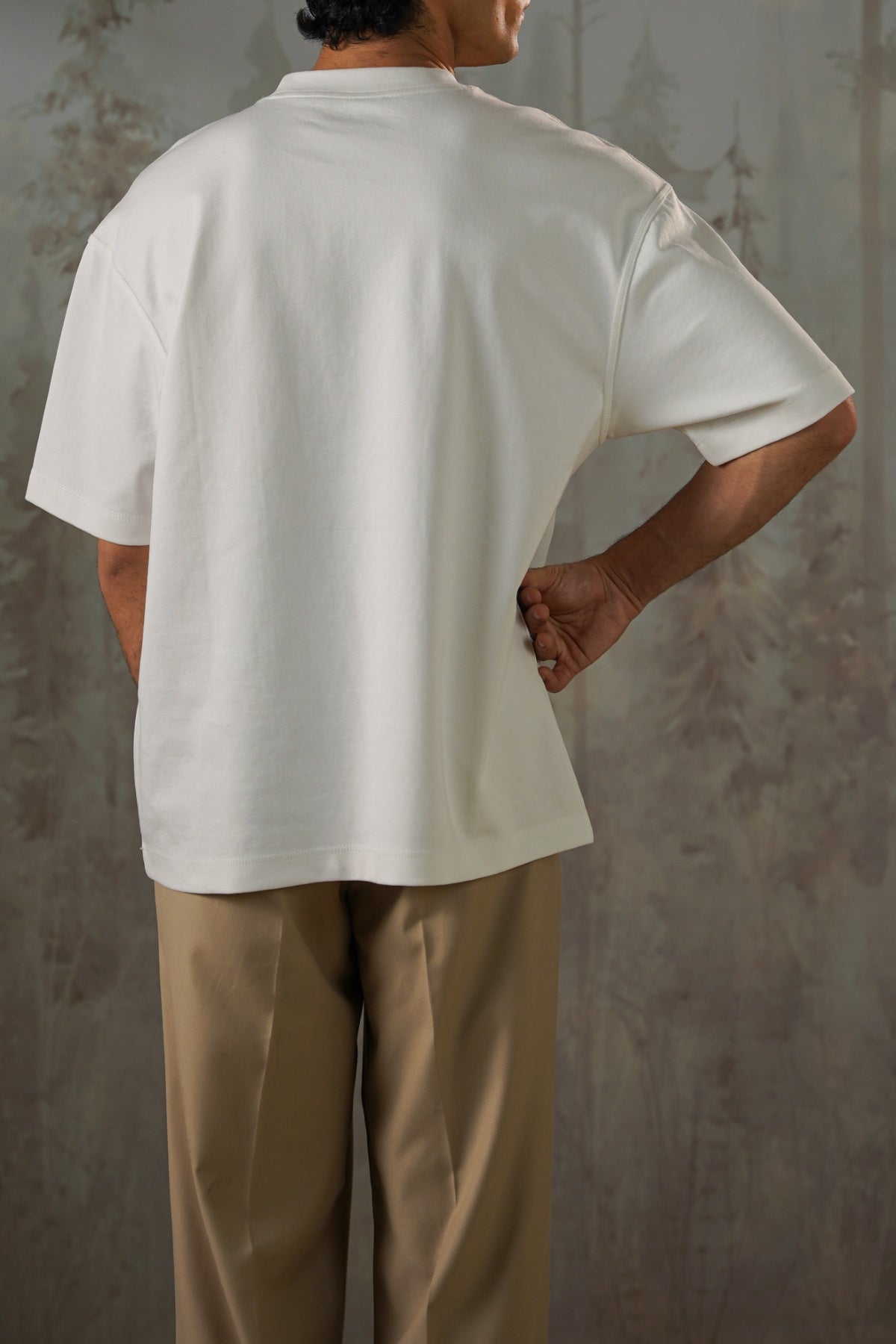 WHITE EVERYDAY TEE