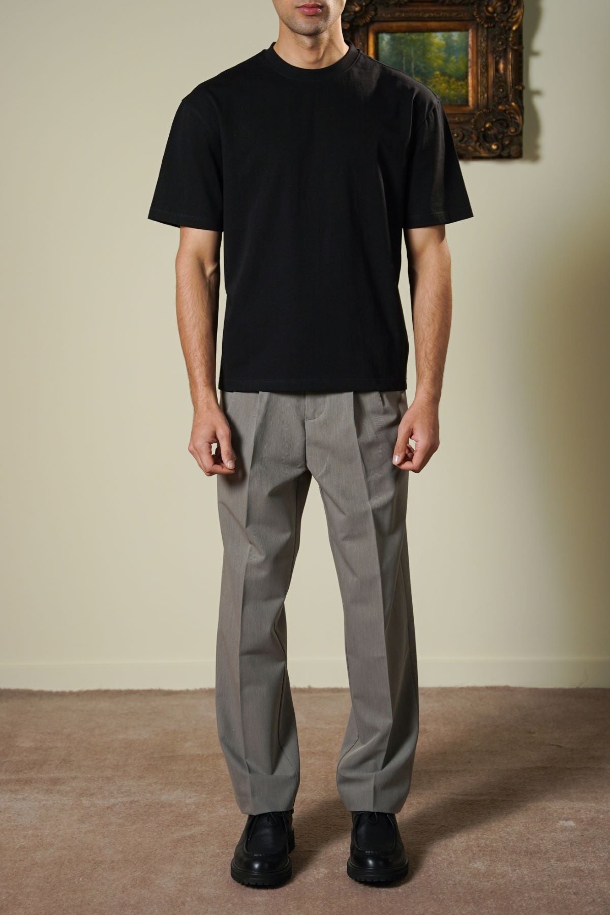 BLACK ESSENTIAL TEE