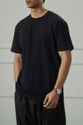 BLACK ESSENTIAL CREW NECK TEE