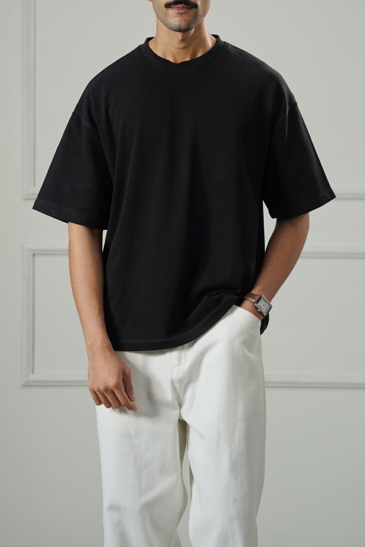 BLACK BASIC RIBBED TEE
