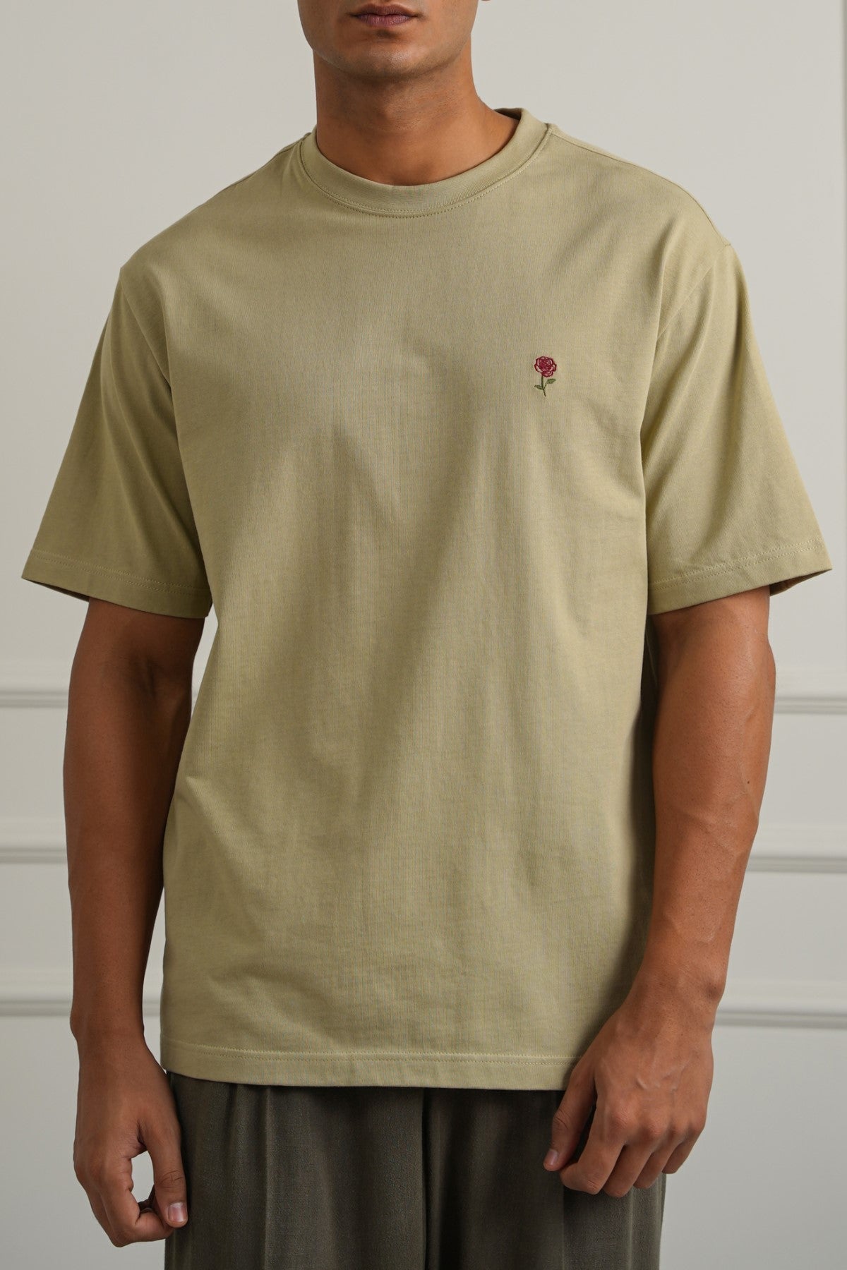 LIGHT GREEN ROSE GRAPHIC TEE