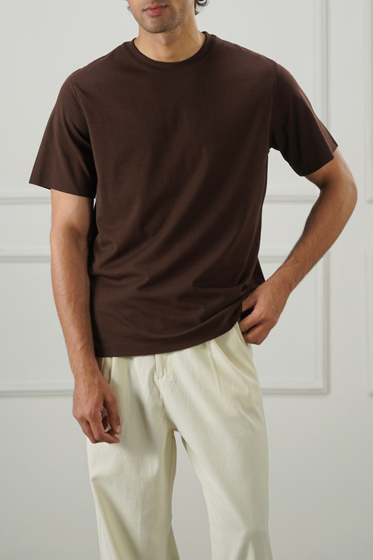 BROWN SEAMLESS DOUBLE-LAYERED TEE