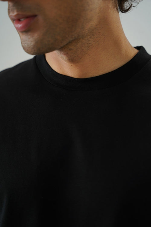 BLACK BASIC SOLID TEE
