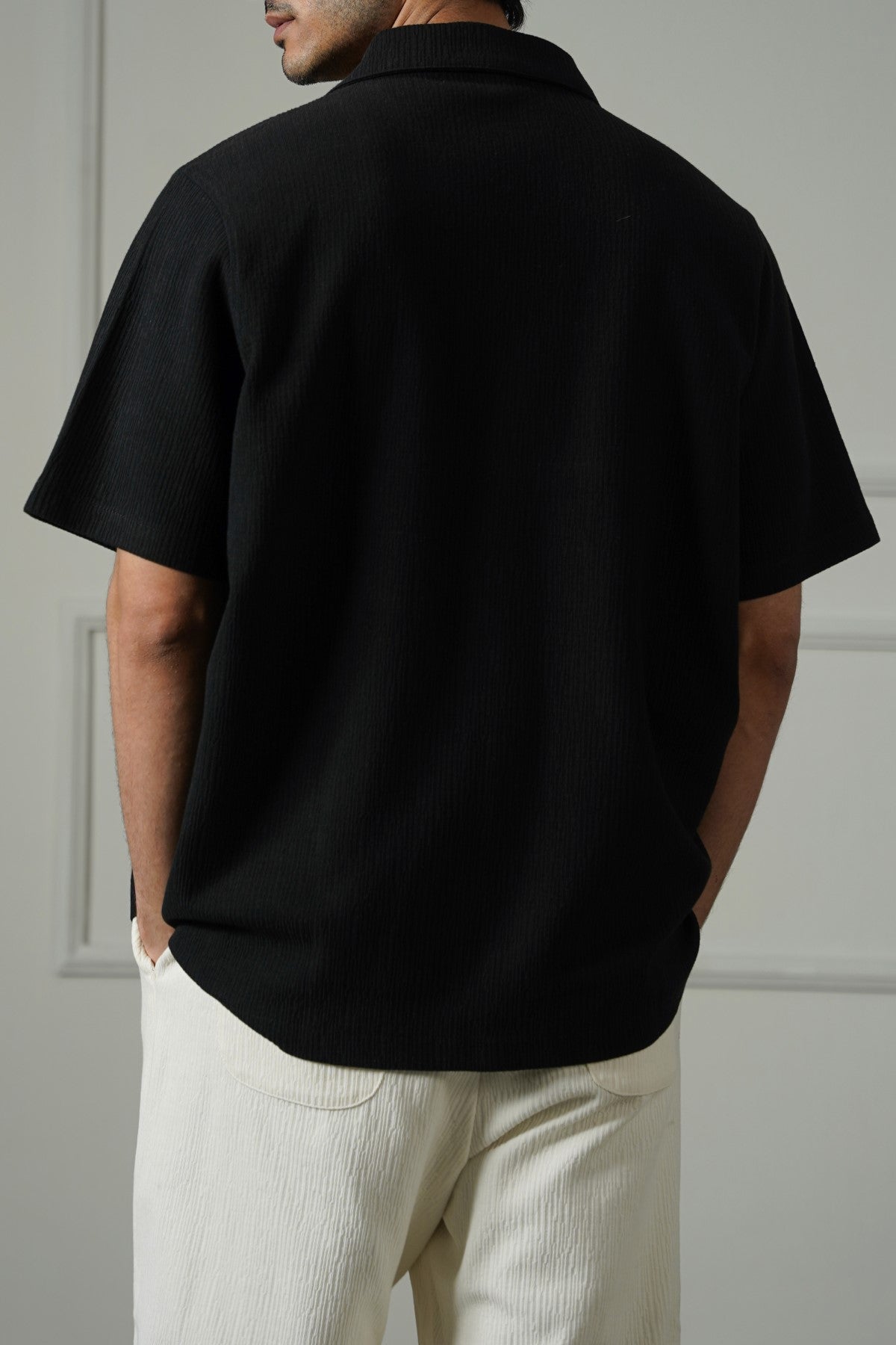 BLACK TEXTURED KNITTED SHIRT