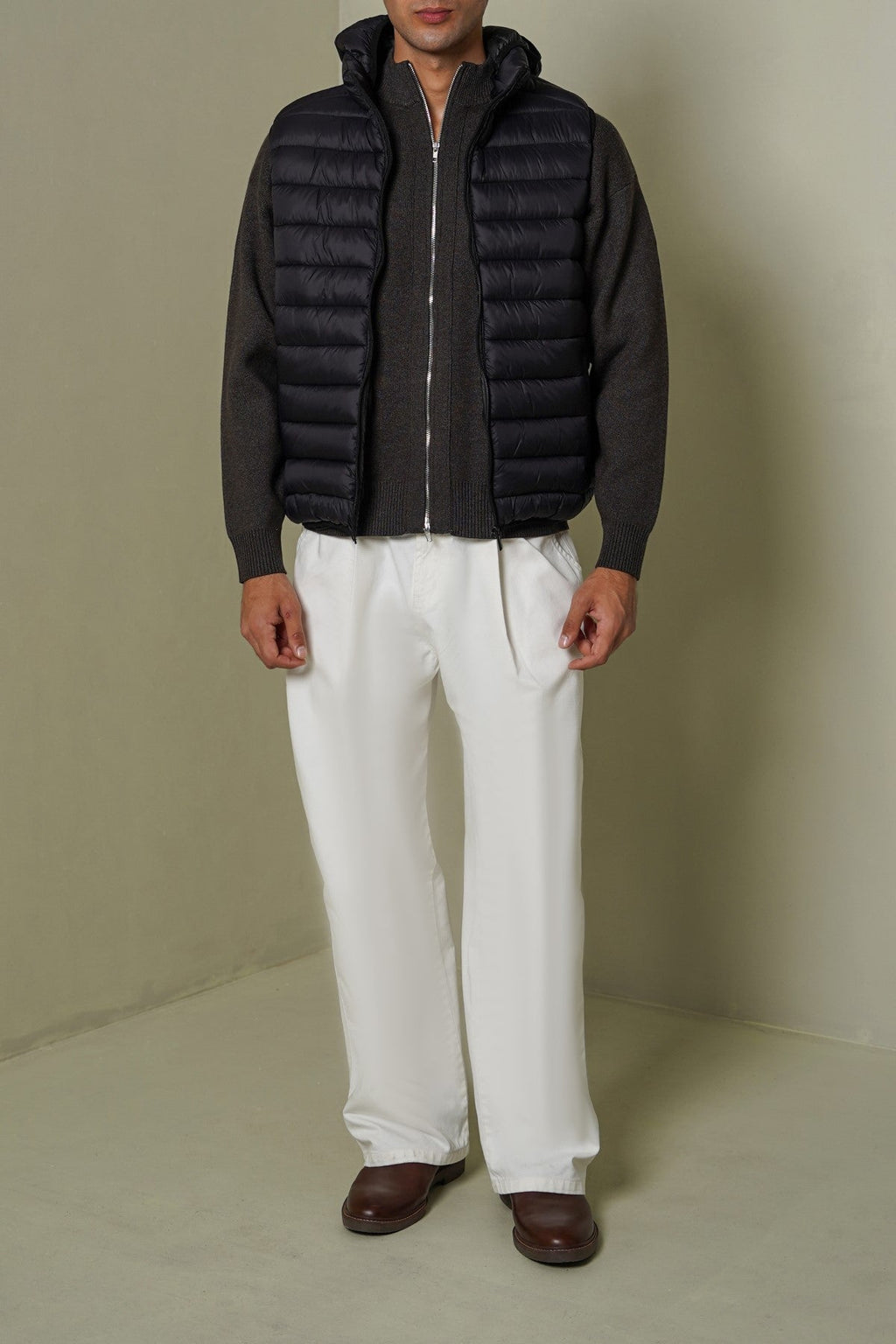 BLACK HOODED GILET