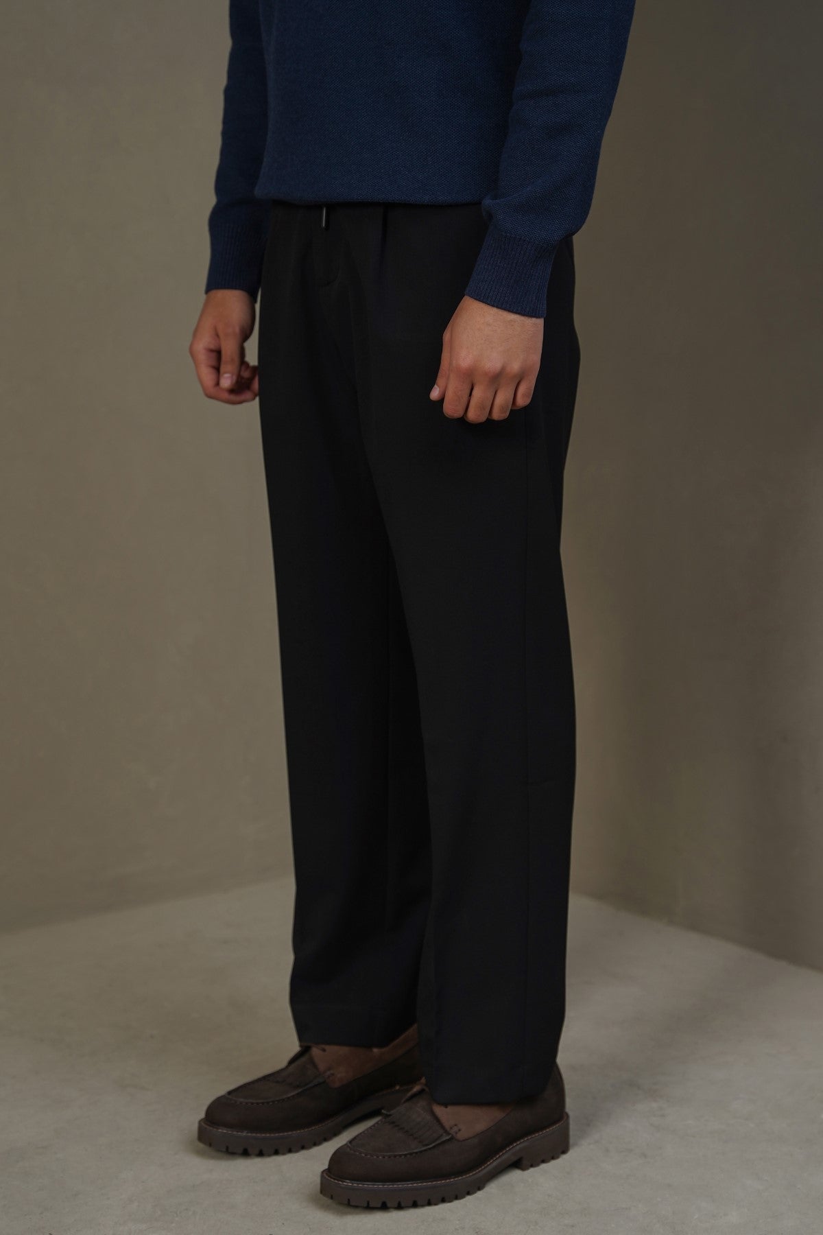 BLACK TAILORED EASY PANTS