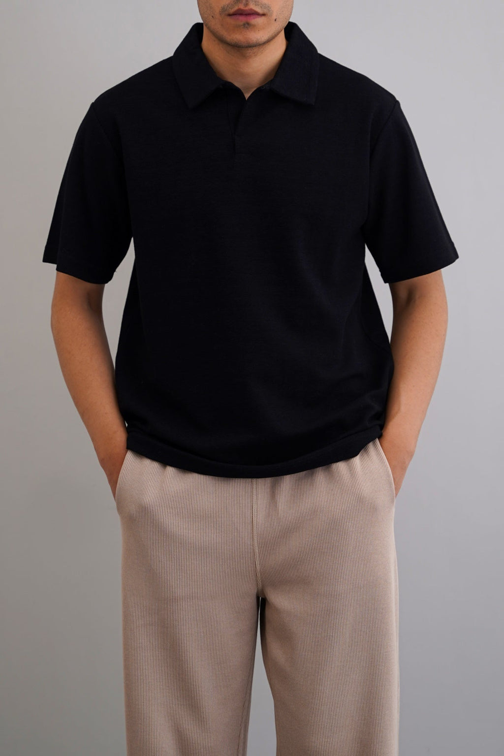 BLACK TEXTURED ESSENTIAL POLO