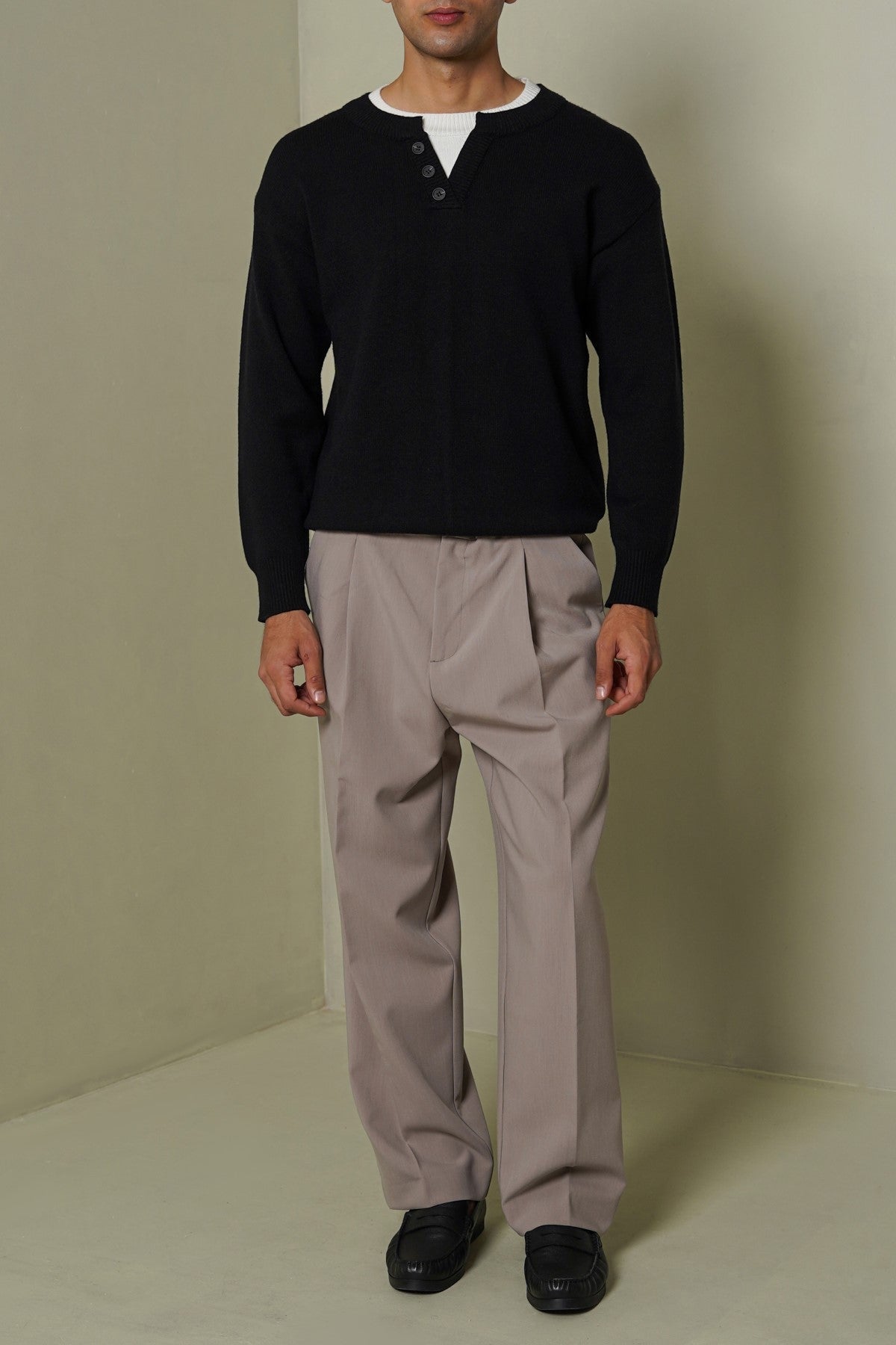 BLACK CAMPUS HENLEY SWEATER
