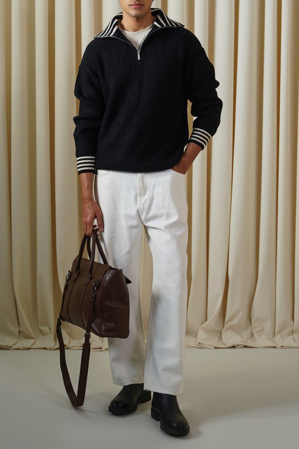 BLACK WHITE EASY MOCK-NECK PULLOVER