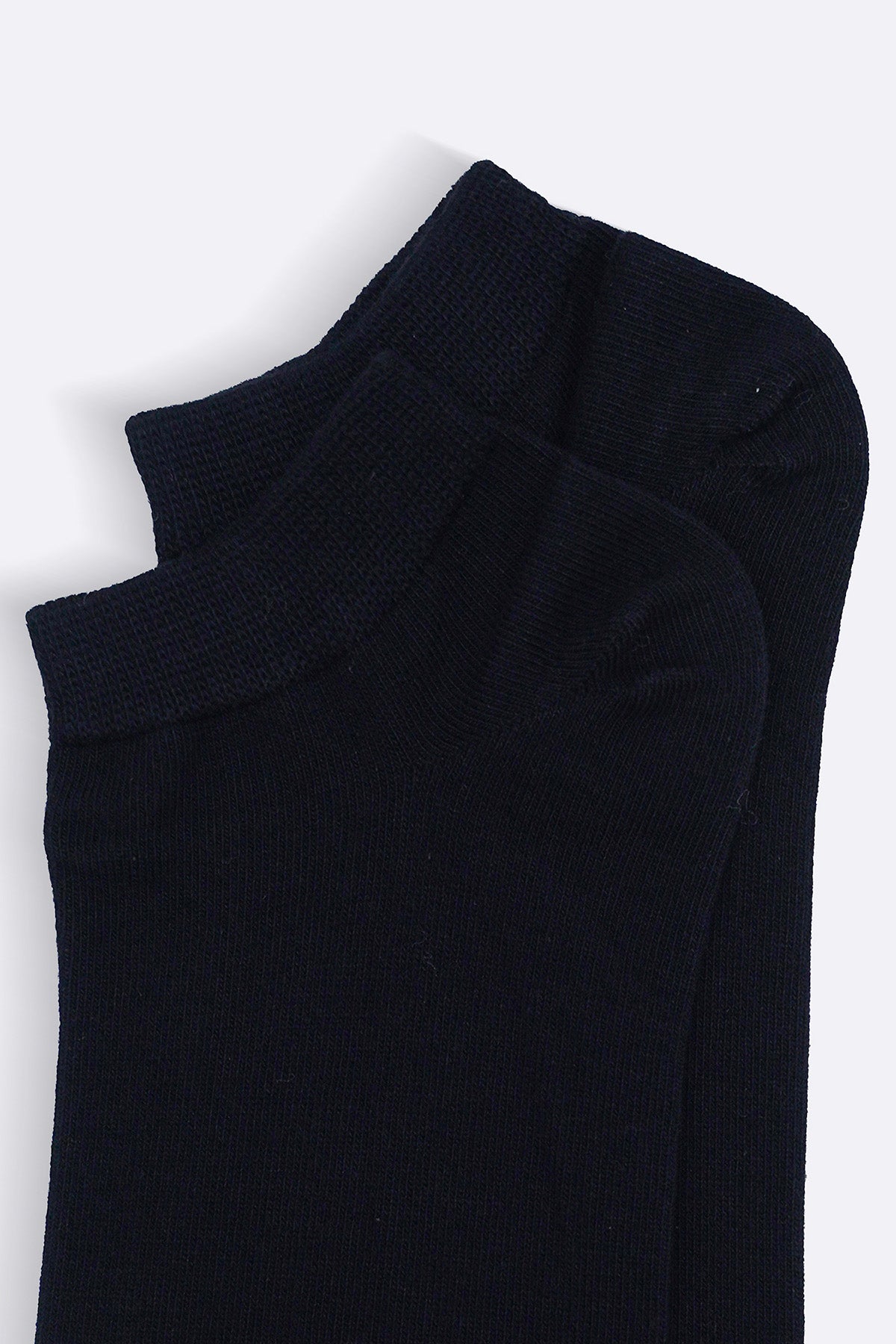 BLACK RIBBED ANKLE SOCKS