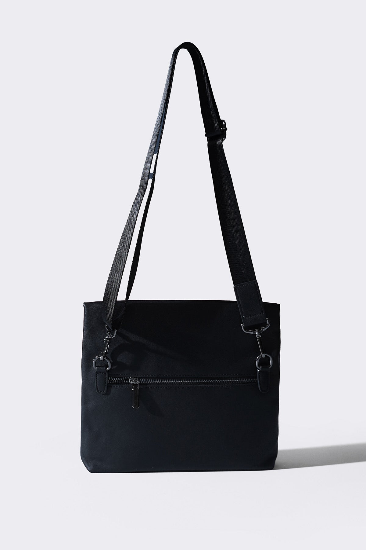 BLACK MONO POUCH