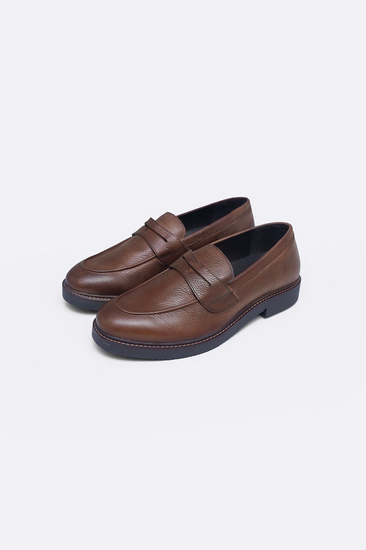 COGNAC CLASSIC LEATHER LOAFERS