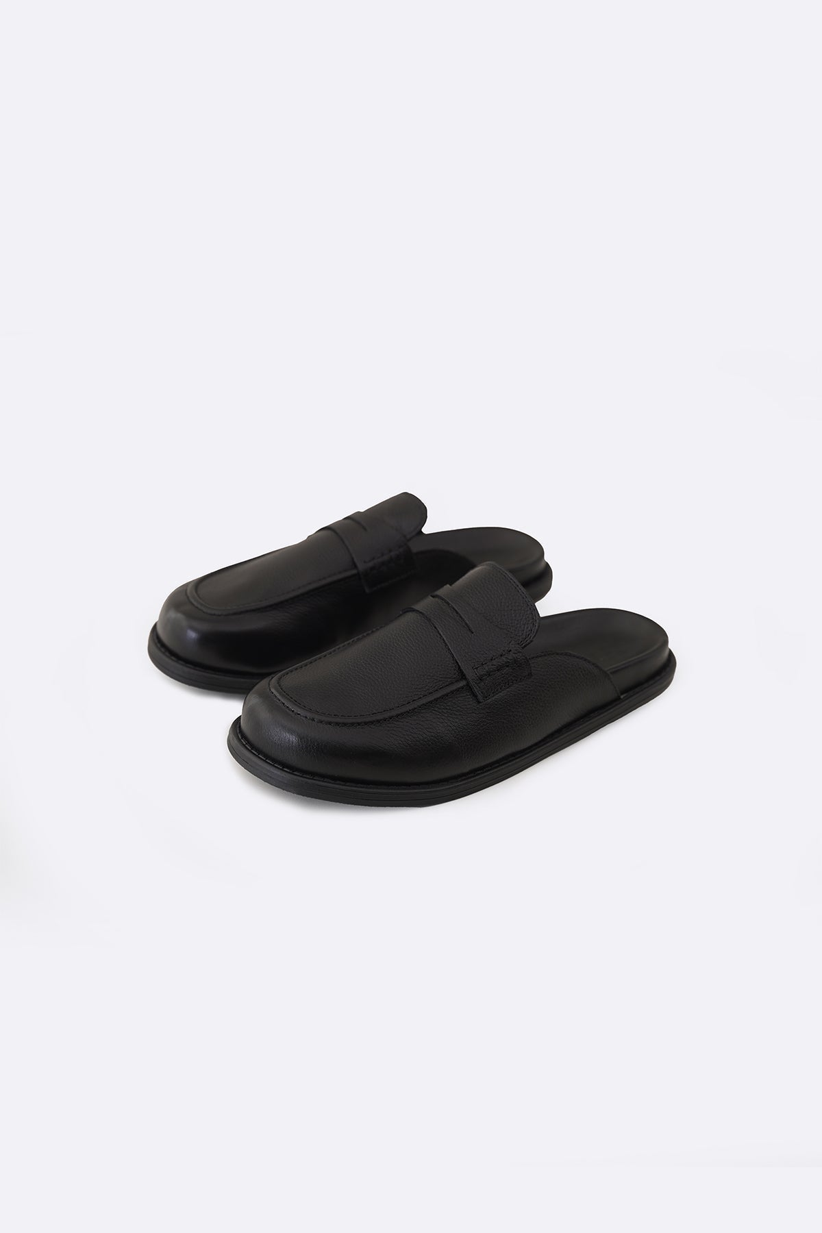 BLACK GRAIN LEATHER MULES