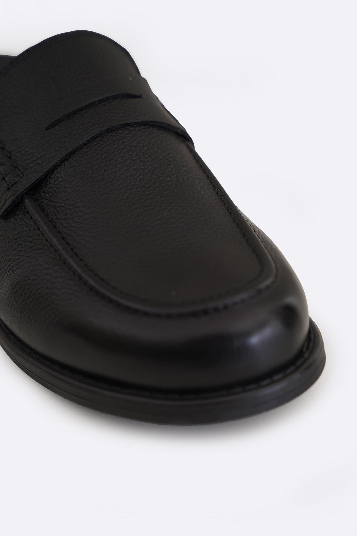 BLACK GRAIN LEATHER MULES