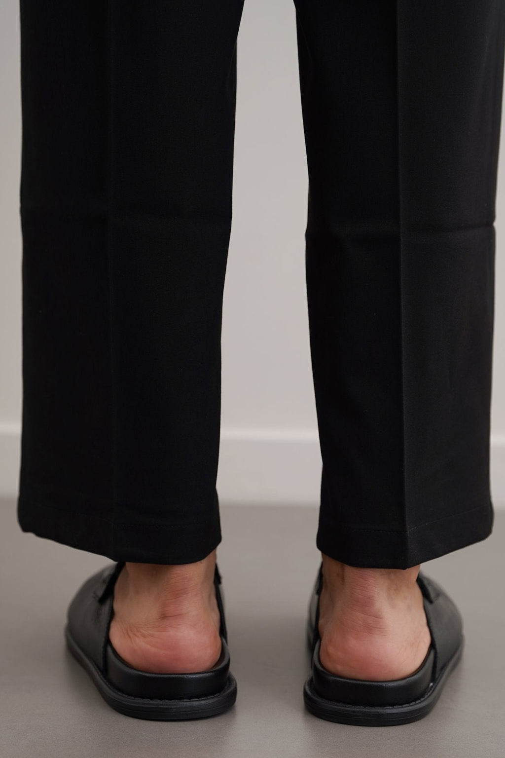 BLACK GRAIN LEATHER MULES