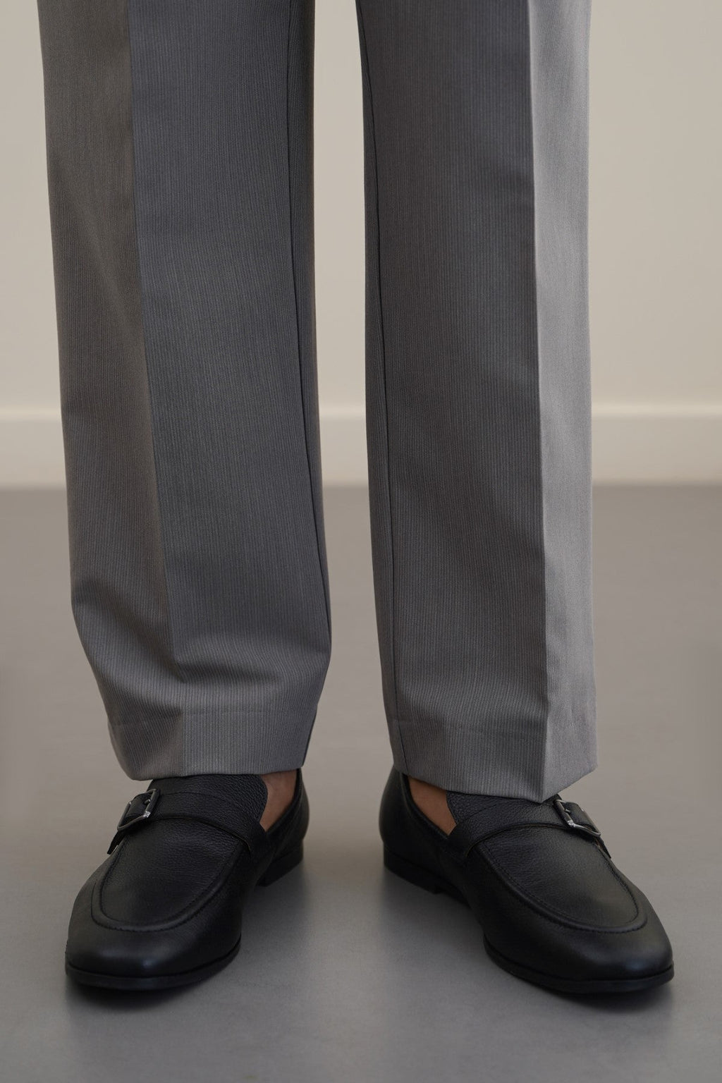 BLACK SMART BUCKLE LOAFERS