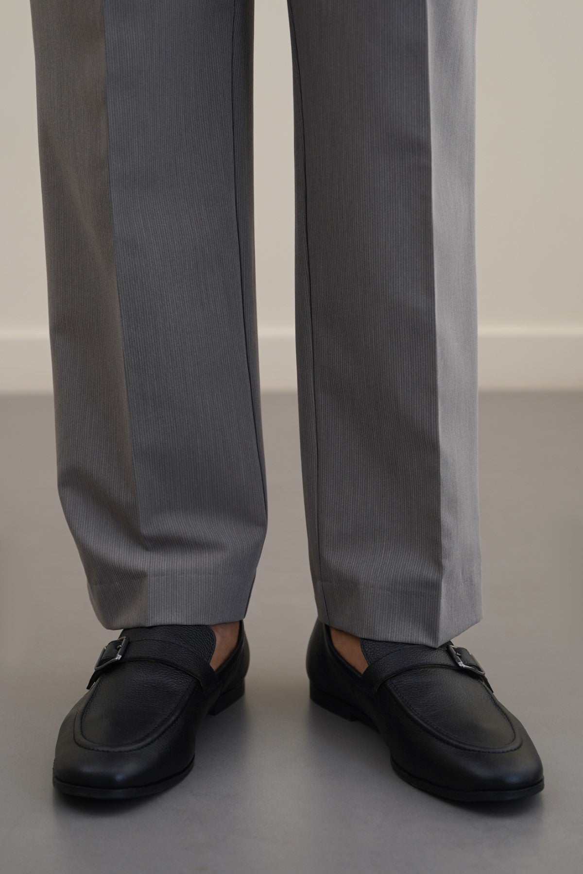 BLACK SMART BUCKLE LOAFERS
