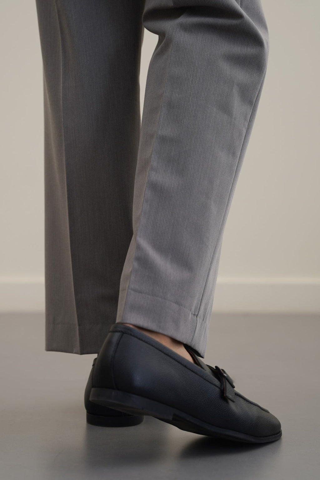 BLACK SMART BUCKLE LOAFERS