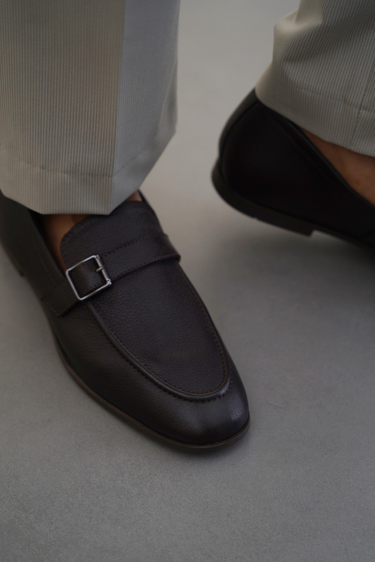 DARK BROWN SMART BUCKLE LOAFERS