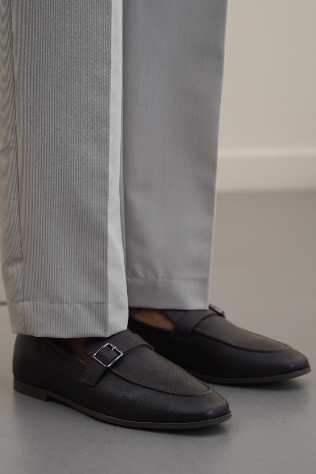 DARK BROWN SMART BUCKLE LOAFERS