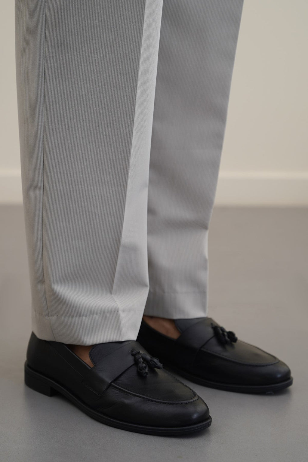 BLACK TASSEL LEATHER LOAFERS