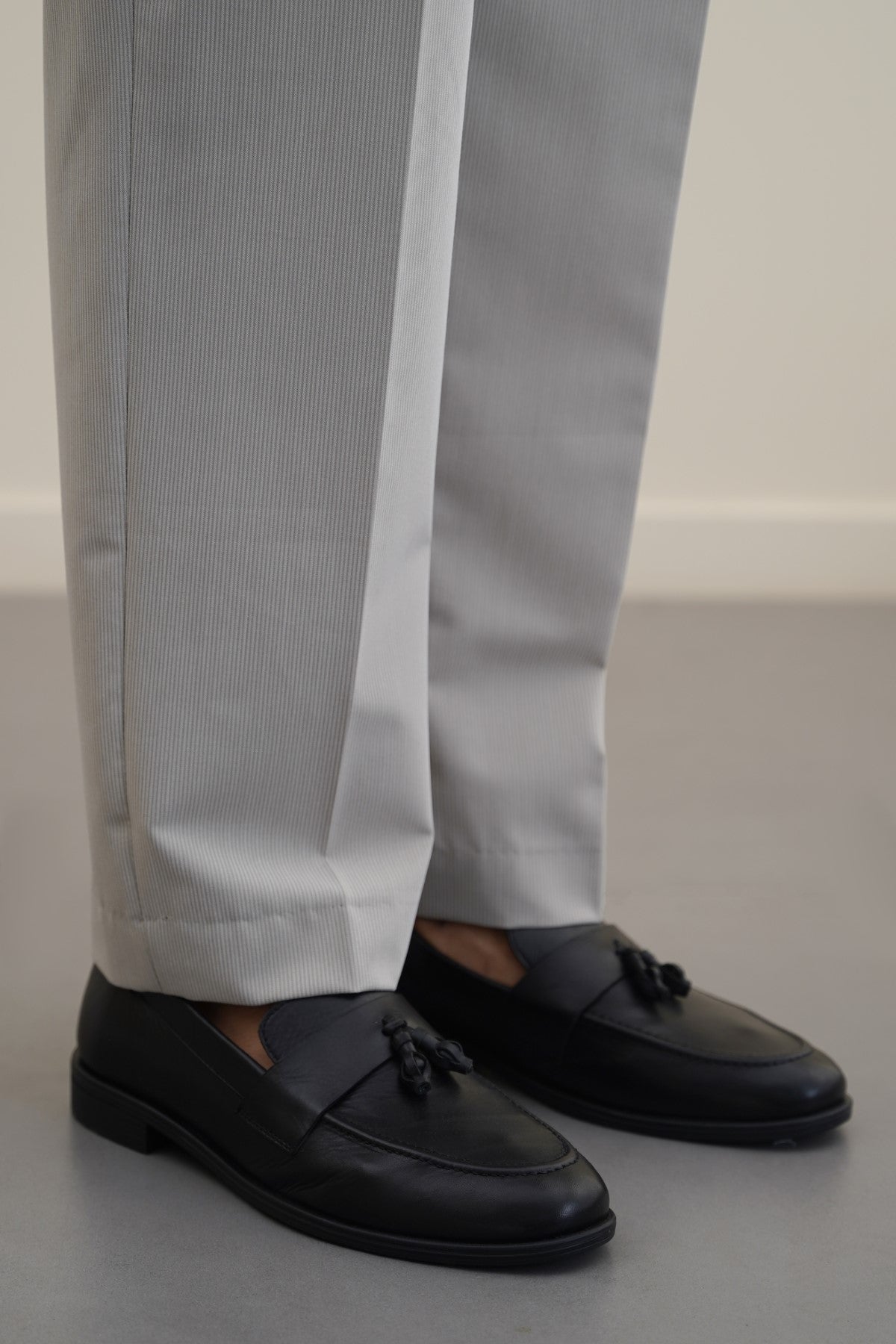 BLACK TASSEL LEATHER LOAFERS