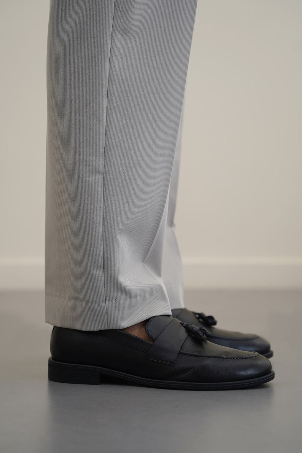 BLACK TASSEL LEATHER LOAFERS