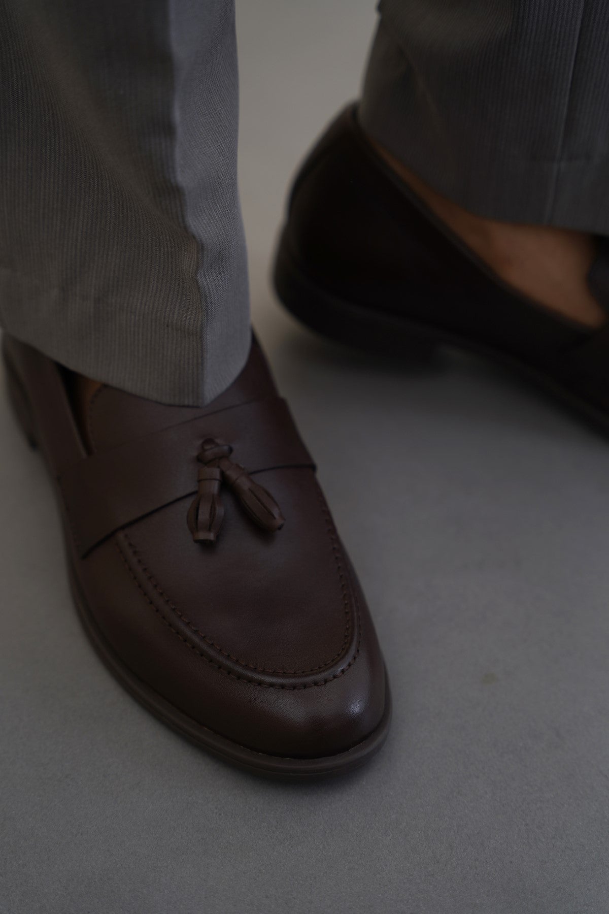 DARK BROWN TASSEL LEATHER LOAFERS