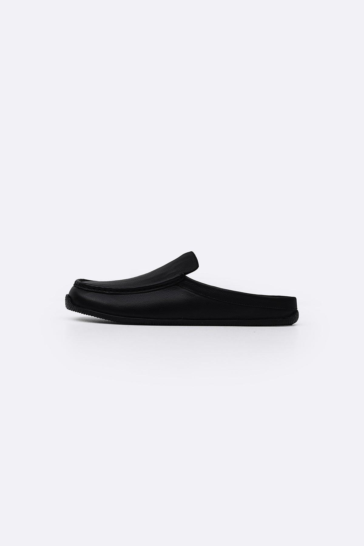 BLACK COMFORT LEATHER CLOGS