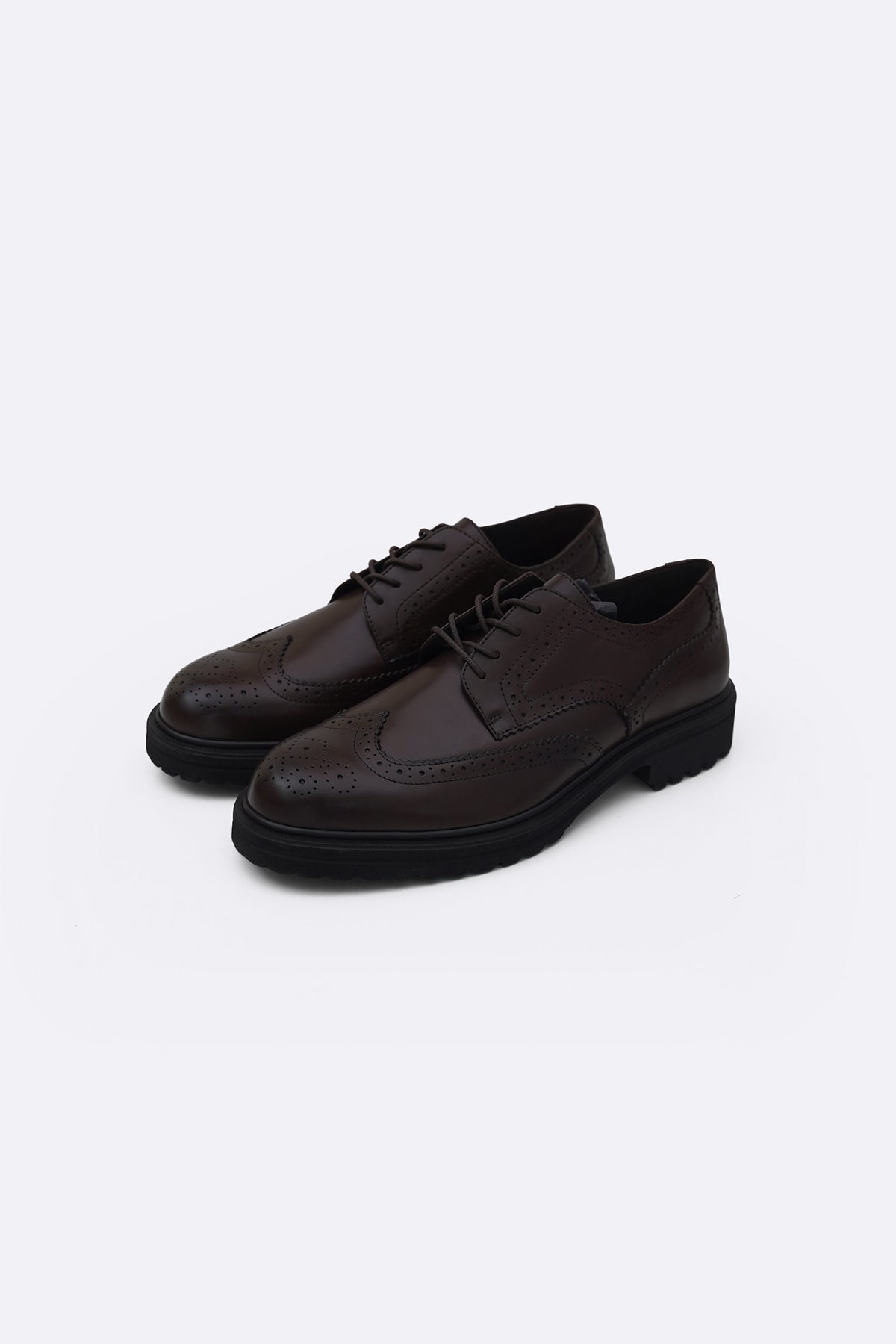 BROWN CLASSIC LEATHER BROGUES
