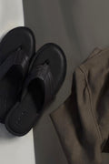 BLACK LEATHER FLIP FLOPS