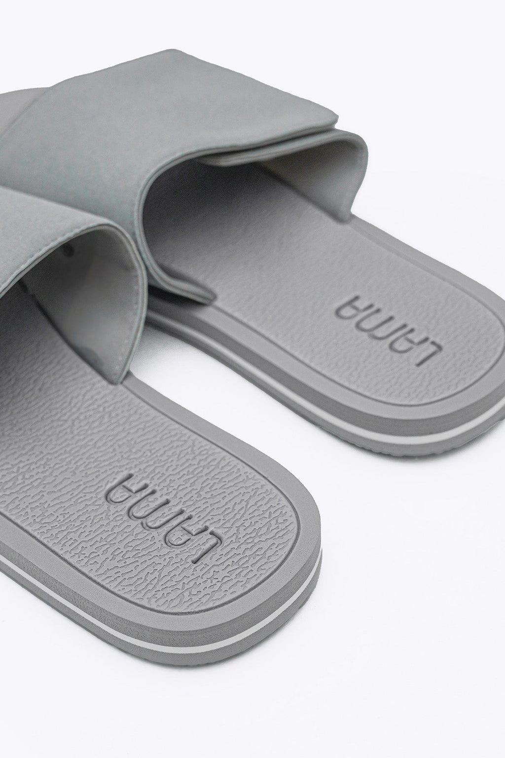 GREY LIGHT EVERYDAY SLIPPERS