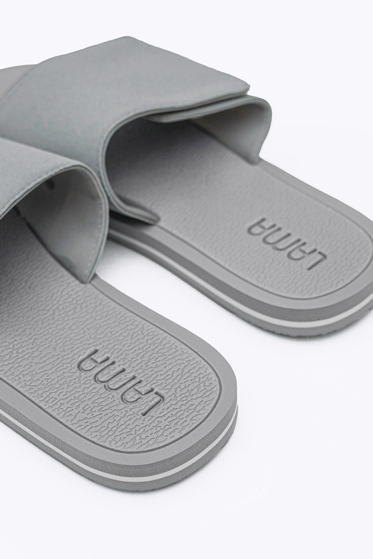 GREY LIGHT EVERYDAY SLIPPERS