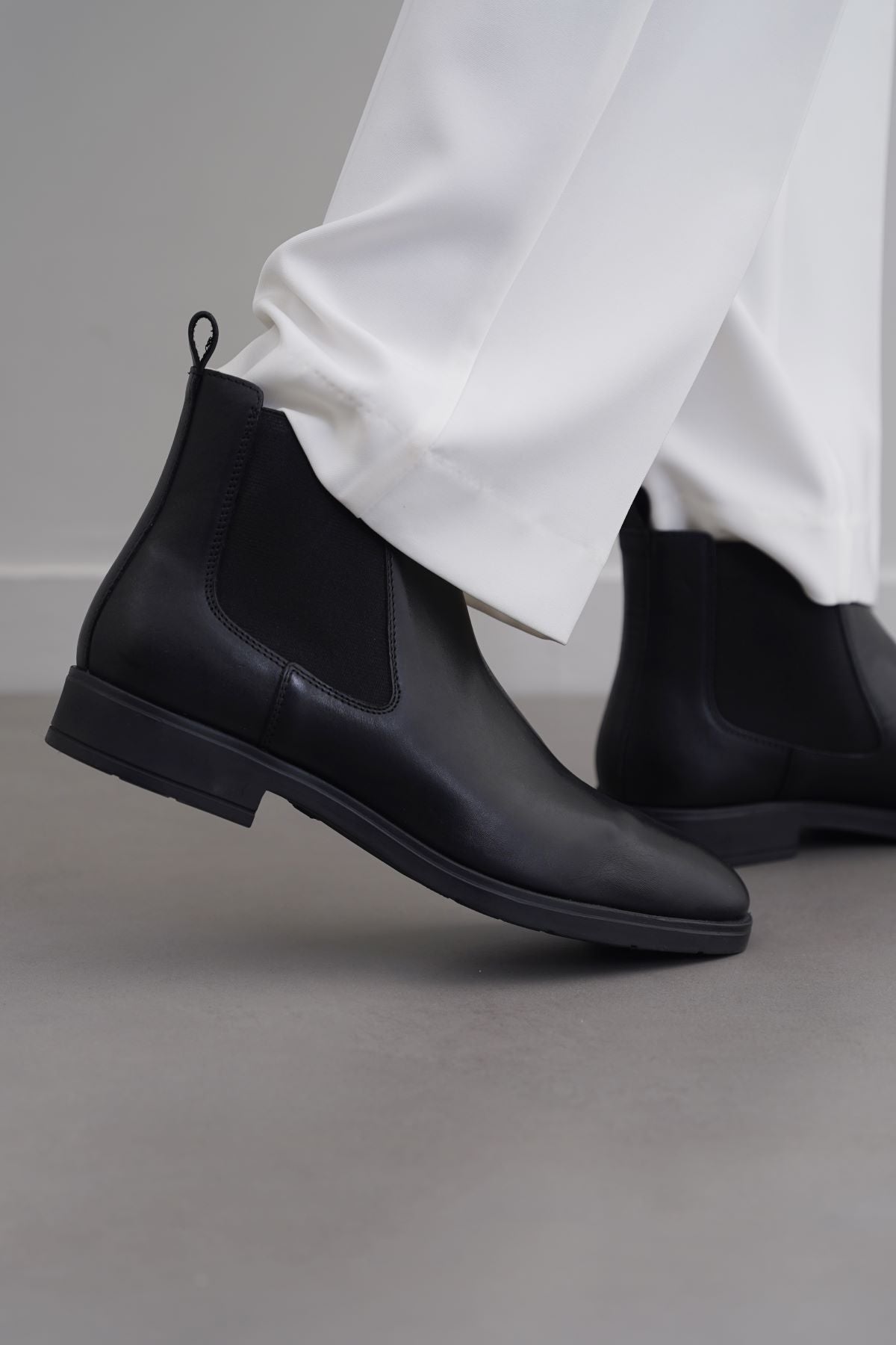 BLACK CLASSIC LEATHER CHELSEAS
