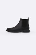 BLACK ESSENTIAL LEATHER CHELSEA BOOTS