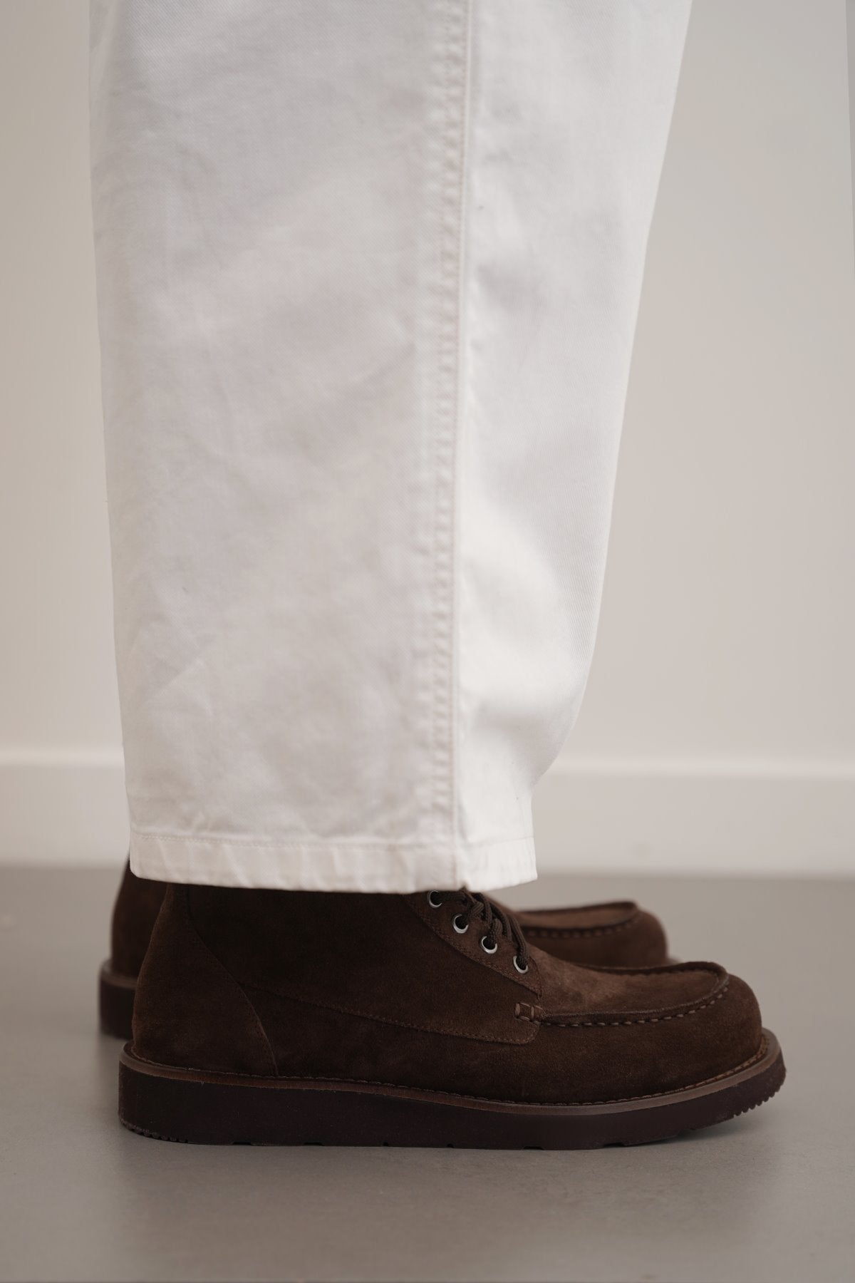 DARK BROWN SUEDE HIGH-ANKLE BOOT