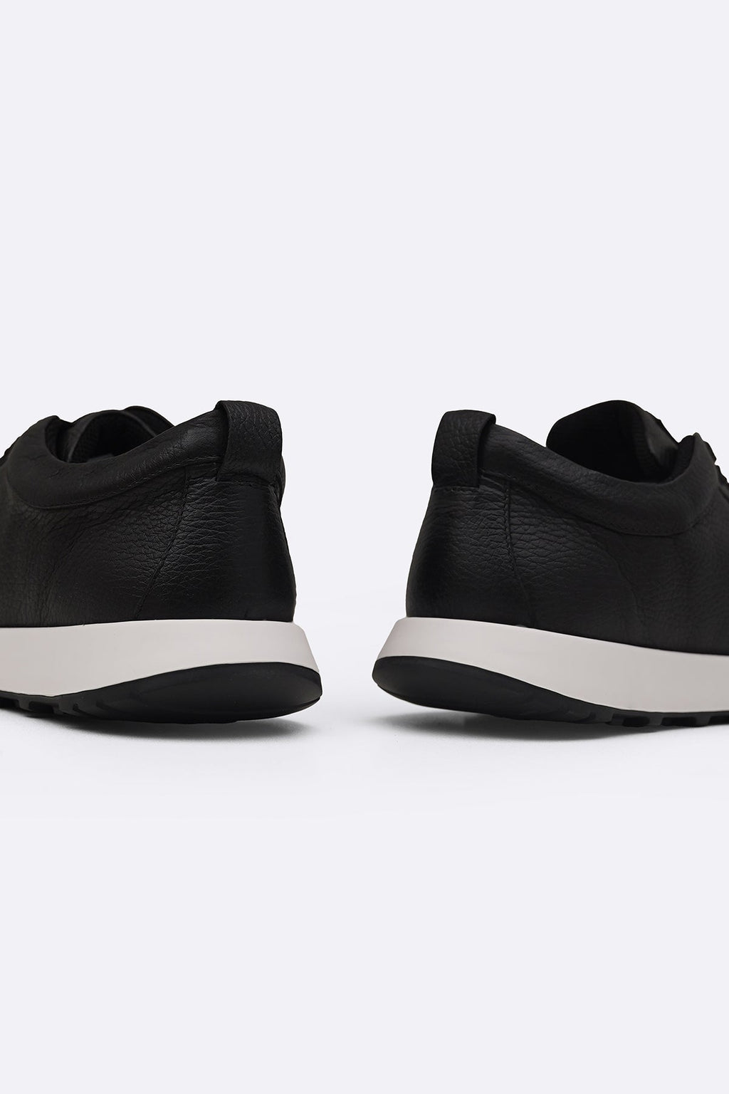 BLACK AIR LEATHER SNEAKERS